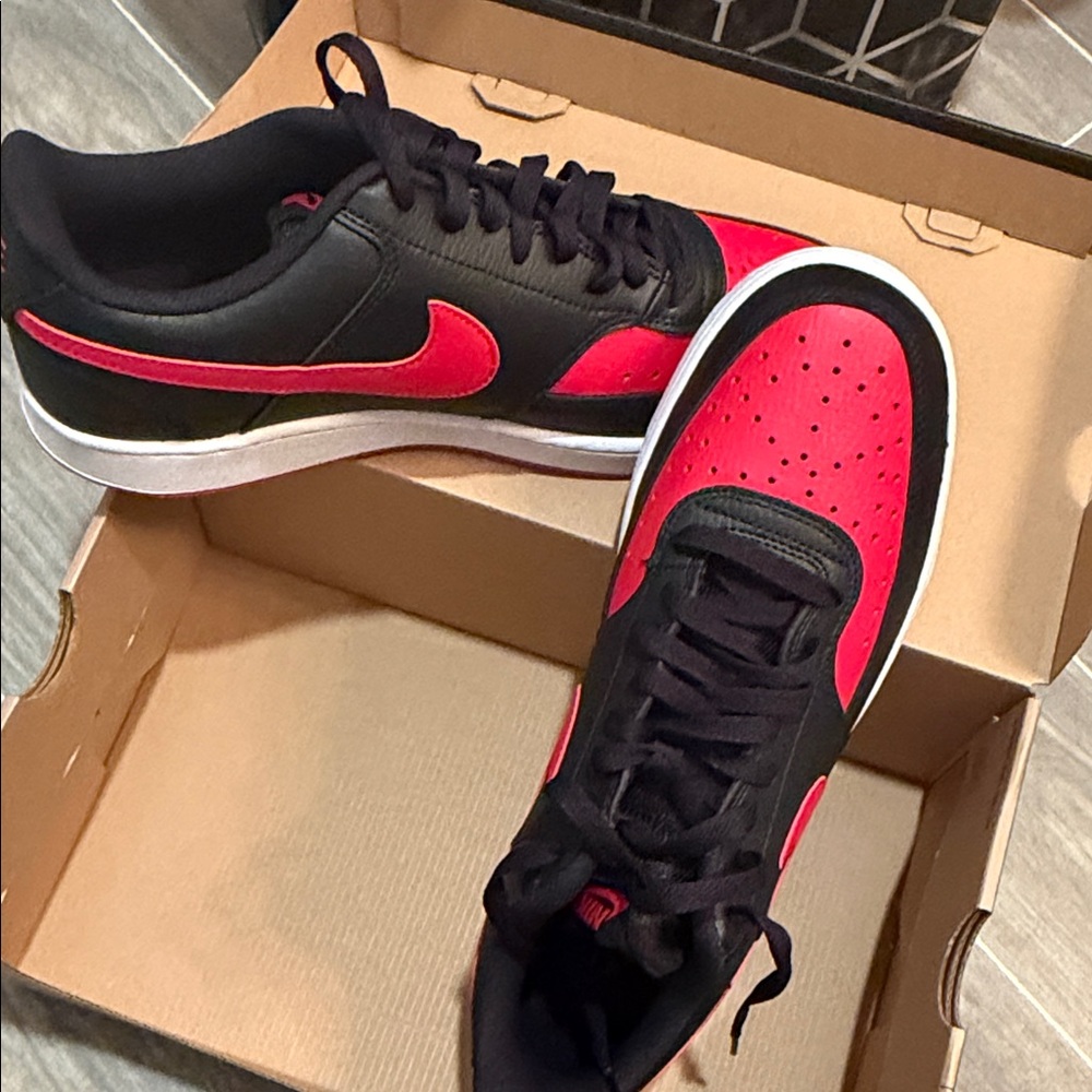 Nike Black and Red Leather Sneakers